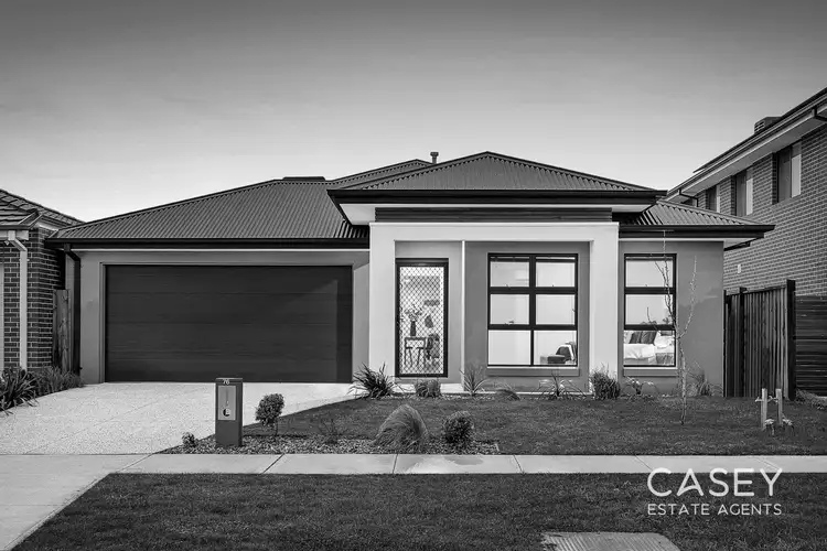 76 Fenway Boulevard, Clyde North VIC 3978