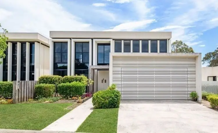 21 The Boulevarde, Benowa QLD 4217