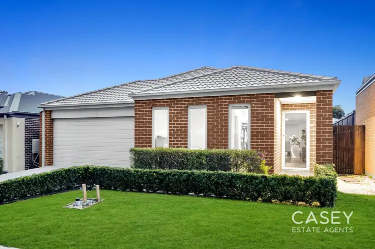 52 Hayton Park Boulevard, Cranbourne West VIC 3977