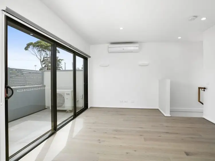 Fourth view of Homely house listing, 3/430 Latrobe Terrace, Newtown VIC 3220
