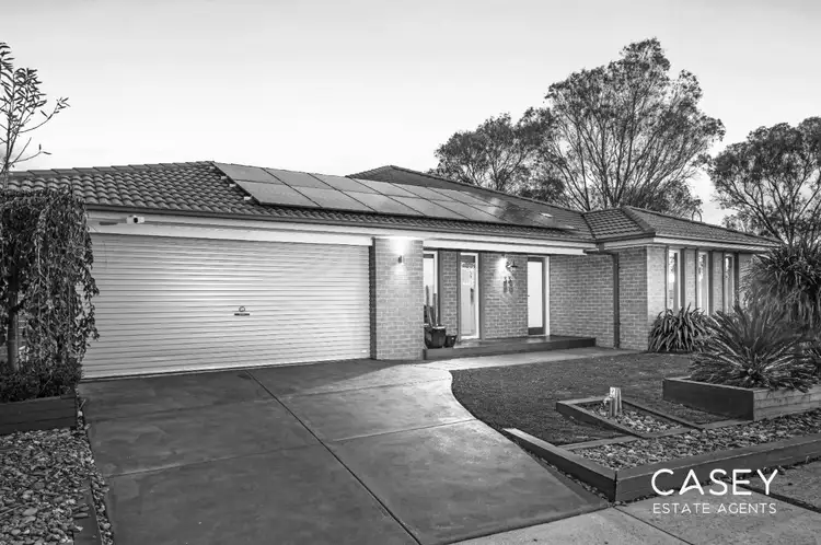 33 Donohue Street, Cranbourne East VIC 3977