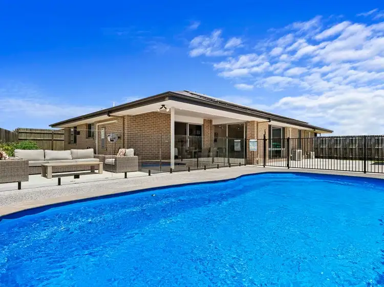 6 Broughton Rd., Urraween QLD 4655