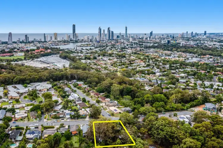 51 Ridgeway Avenue, Southport QLD 4215
