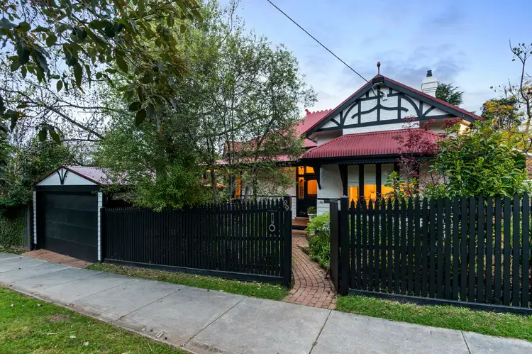 29 Hallam Street, Quarry Hill VIC 3550