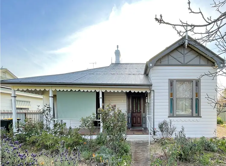 5 Dalton Street, Grenfell NSW 2810