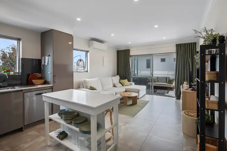 7/8 Wynyard Street, Yokine WA 6060