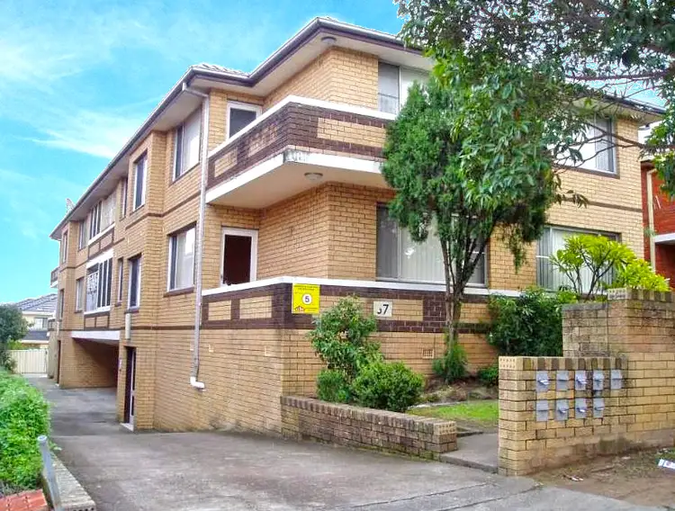 2/37 Arthur Street, Punchbowl NSW 2196