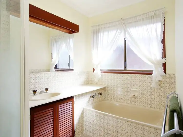 Fifth view of Homely house listing, 10 Jania Street, Lara VIC 3212