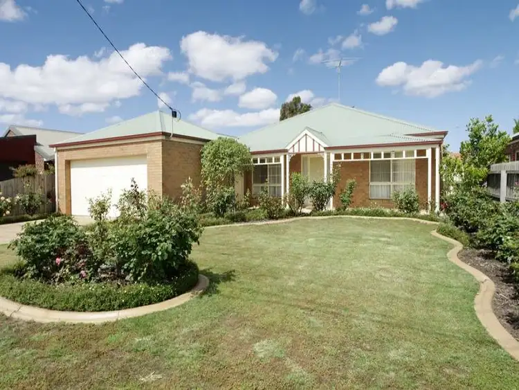 34 Cameron Crescent, Lara VIC 3212