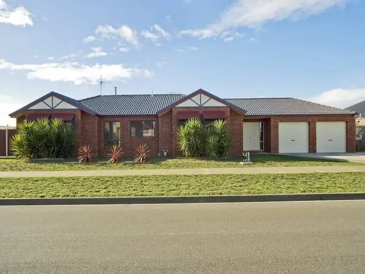32 Country Gardens Drive, Lara VIC 3212