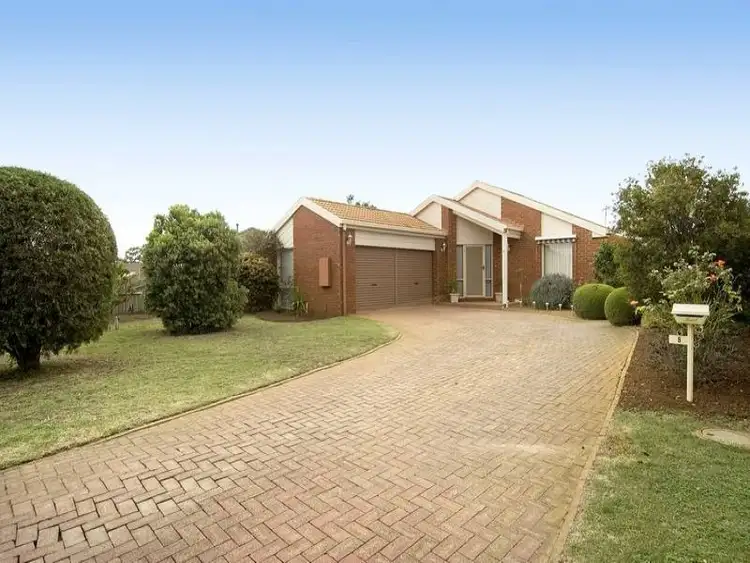 8 Kantara Crescent, Lara VIC 3212