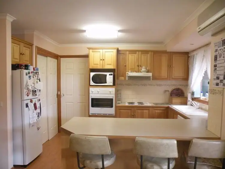 Sixth view of Homely house listing, 1 Veedale Court, Lara VIC 3212