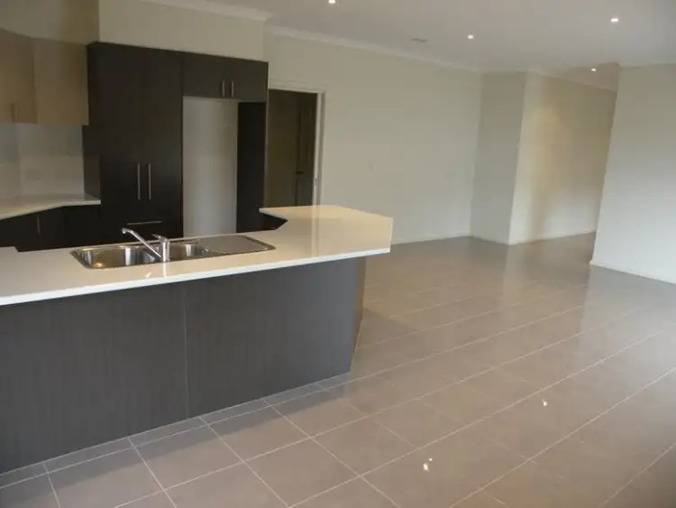 Second view of Homely house listing, 5 Mallard Court, Lara VIC 3212