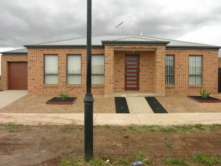 2/18-20 Benetti Drive, Lara VIC 3212