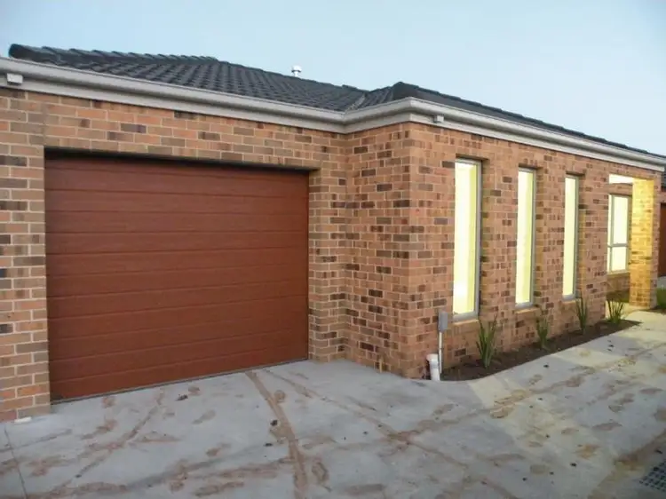 Unit 2/12 Raymond George Place, Lara VIC 3212