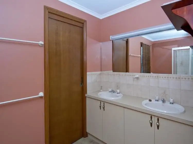 Seventh view of Homely house listing, 1 Denise Court, Lara VIC 3212