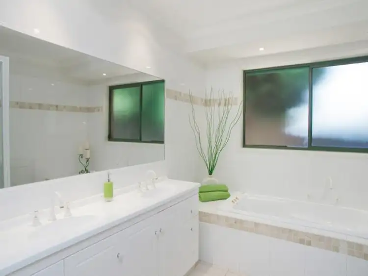 Fifth view of Homely house listing, 6 Sherwood Grove, Lara VIC 3212