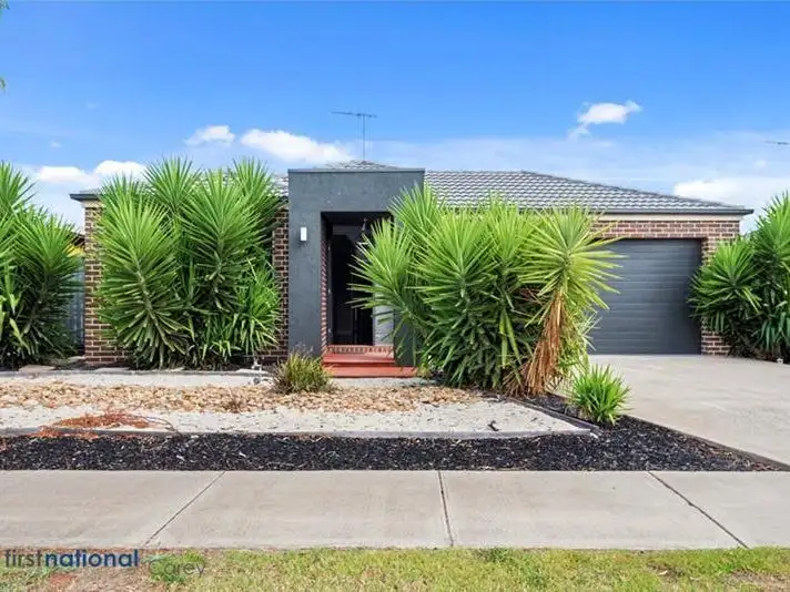 21 Grandlakes Way, Lara VIC 3212