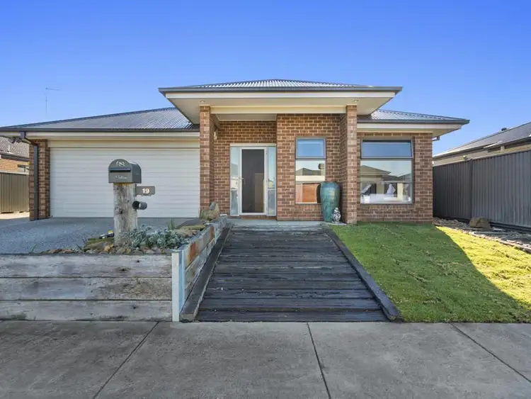 19 Stilt Court, Lara VIC 3212