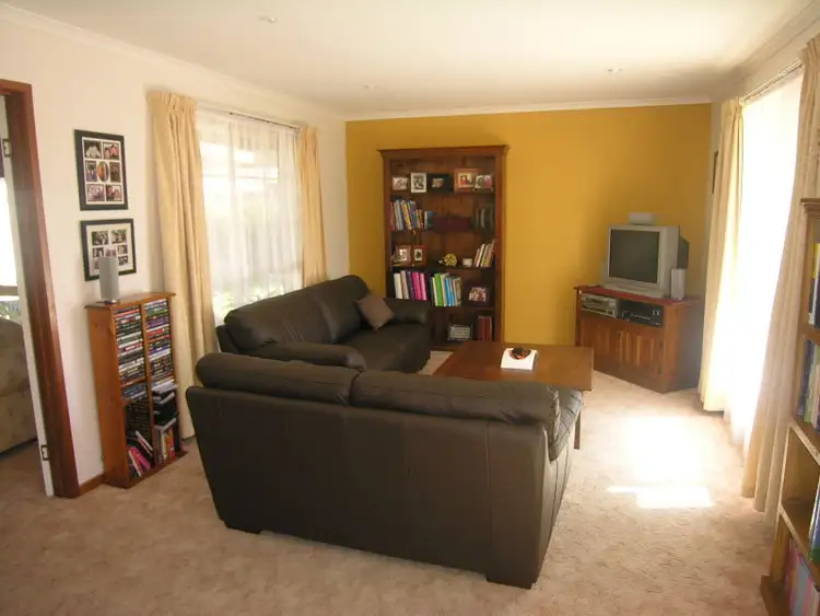 Seventh view of Homely house listing, 10 Conole Court, Lara VIC 3212