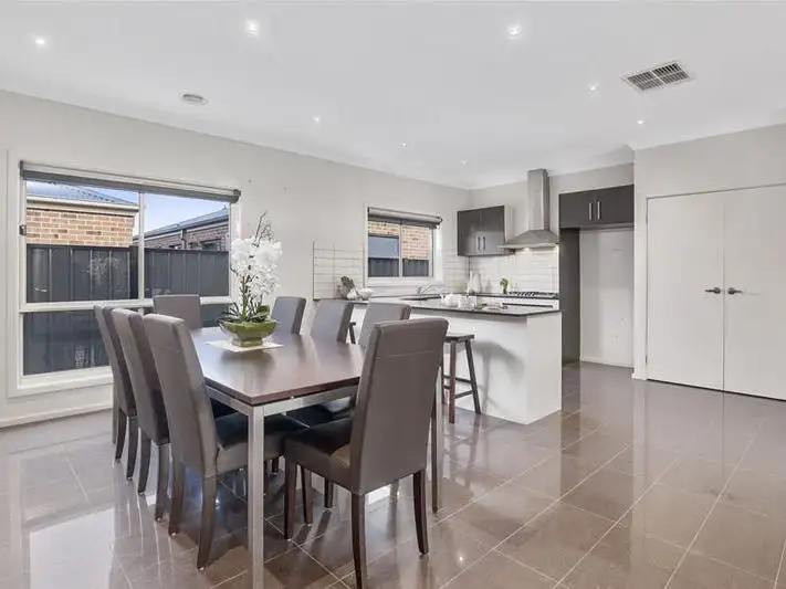 Fourth view of Homely house listing, 2 Raymond George Place, Lara VIC 3212