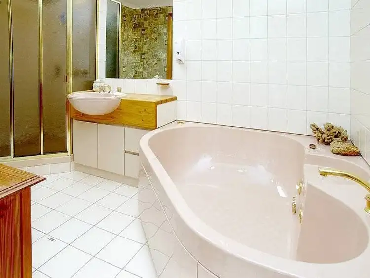 Fifth view of Homely house listing, 2 Cheddar Court, Lara VIC 3212