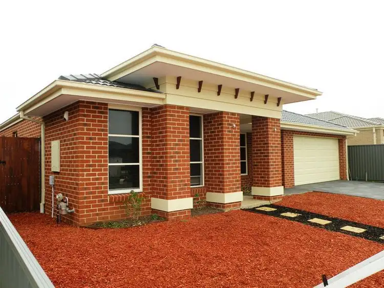 Main view of Homely house listing, 33 Kingfisher Court, Lara VIC 3212