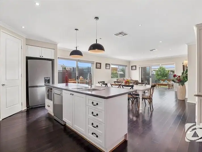 Second view of Homely house listing, 8 Musk Duck Court, Lara VIC 3212