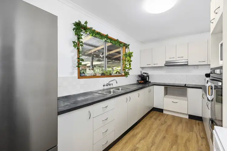 Fifth view of Homely house listing, 8 Cabrera Crescent, Beerwah QLD 4519