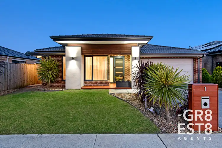 1 HAMMOND ROAD, Cranbourne West VIC 3977
