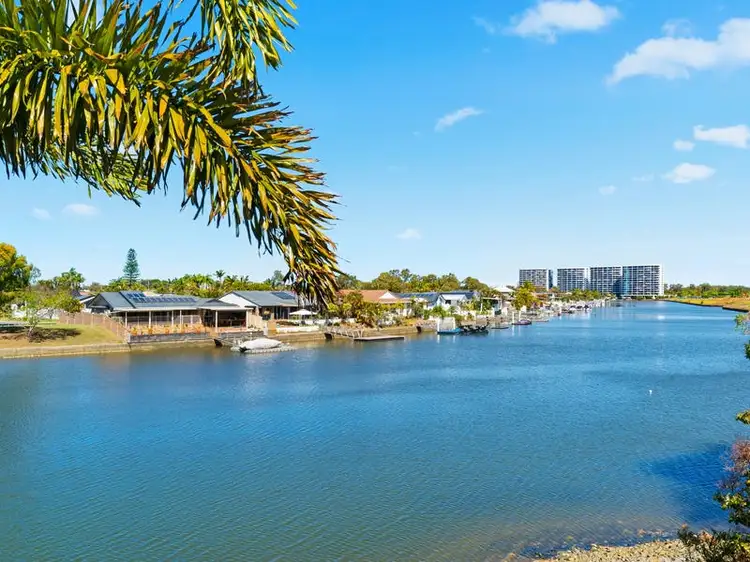 31/82 Limetree Parade, Runaway Bay QLD 4216