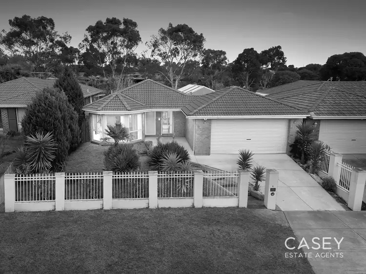 8 Castella Place, Hampton Park VIC 3976