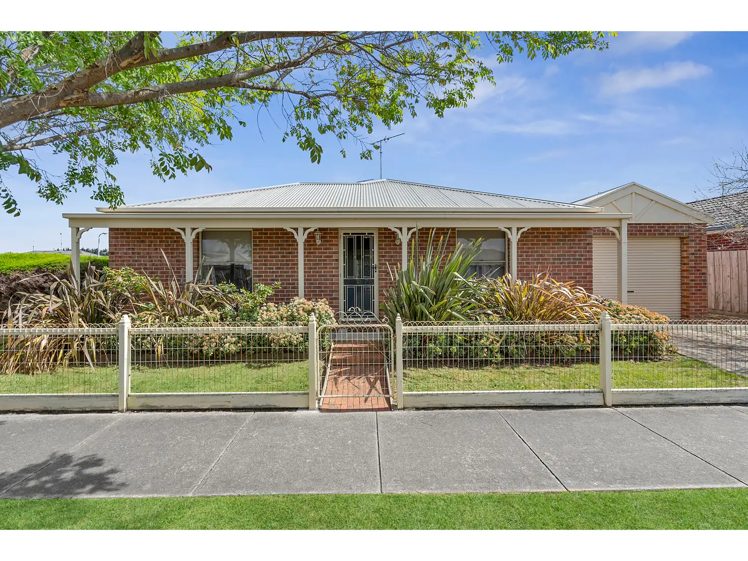Main view of Homely townhouse listing, 57 Langer Drive, St Albans Park VIC 3219