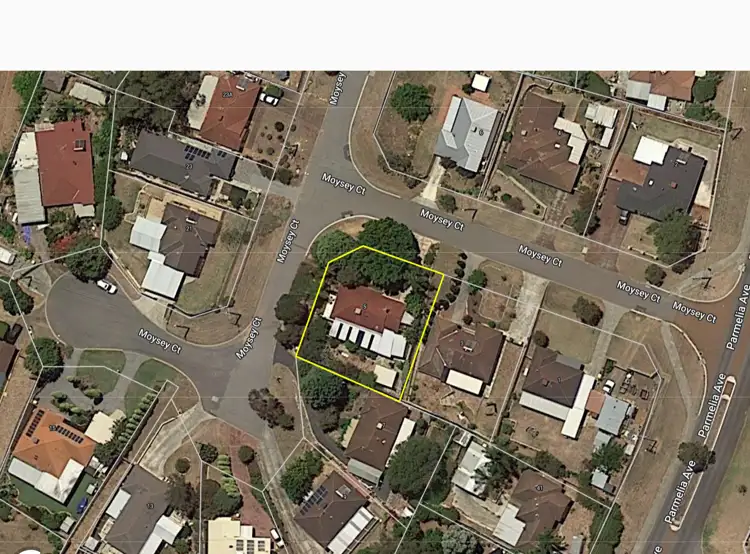 Second view of Homely house listing, 5 Moysey Court, Parmelia WA 6167