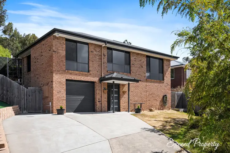15 Cazaly Drive