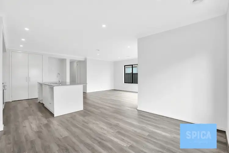 Sixth view of Homely house listing, 10 Edgemead Rise, Werribee VIC 3030