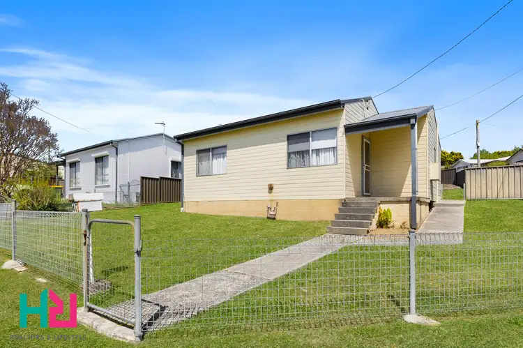 40 Inner Crescent, Bowenfels NSW 2790