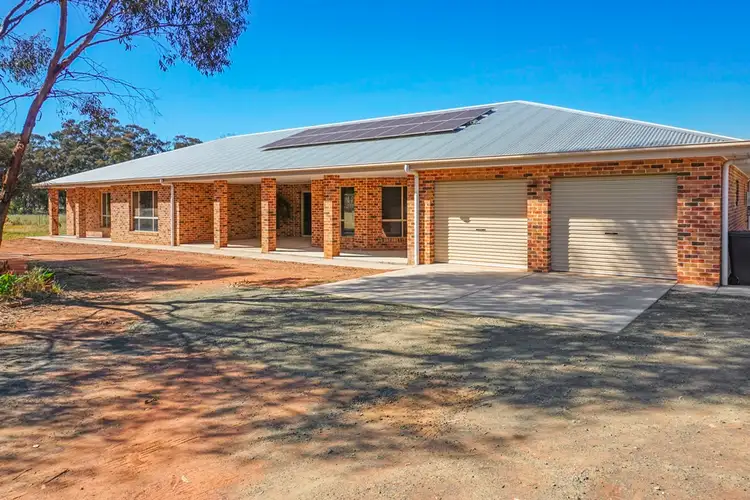 61 Mid Western Highway, West Wyalong NSW 2671
