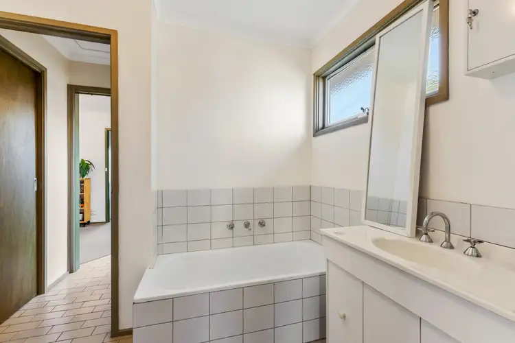 Fifth view of Homely unit listing, 2/95 Songlark Crescent, Werribee VIC 3030
