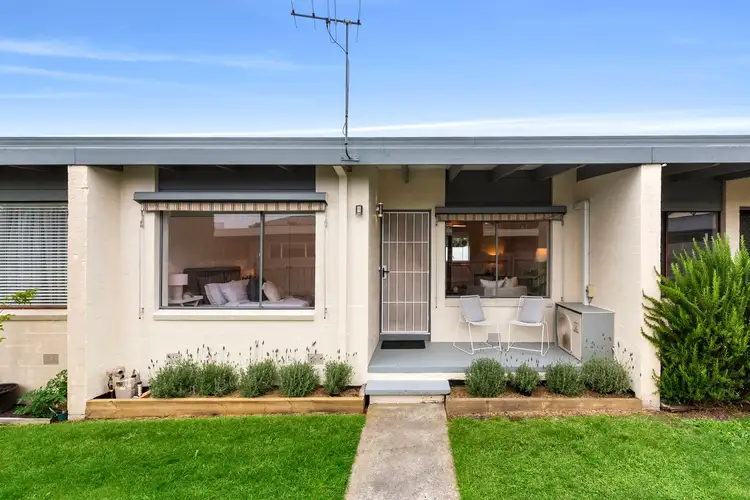 2/14 Campbell Grove, Mornington VIC 3931