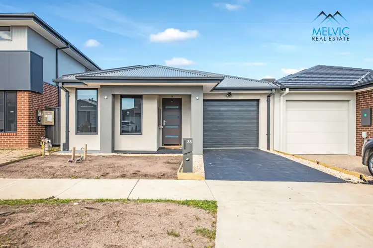 35 Praiano Avenue, Berwick VIC 3806