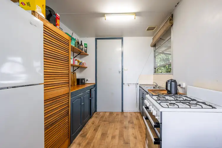 Fifth view of Homely house listing, 10 SIDNEY COURT, Shepparton VIC 3630