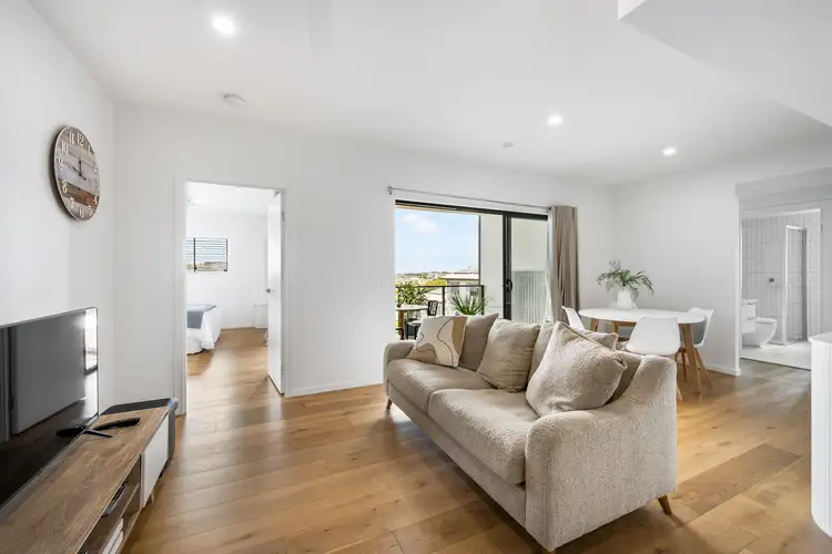 7 Thondley Street
