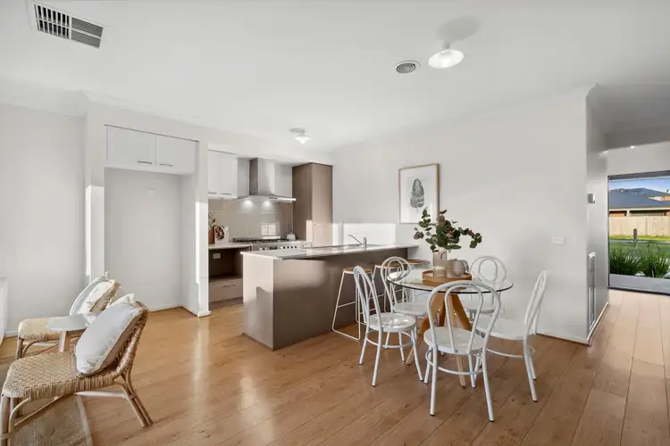 Fifth view of Homely house listing, 2 Kneebone Place, Charlemont VIC 3217