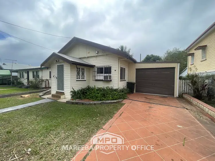 27 Robins Street, Mareeba QLD 4880