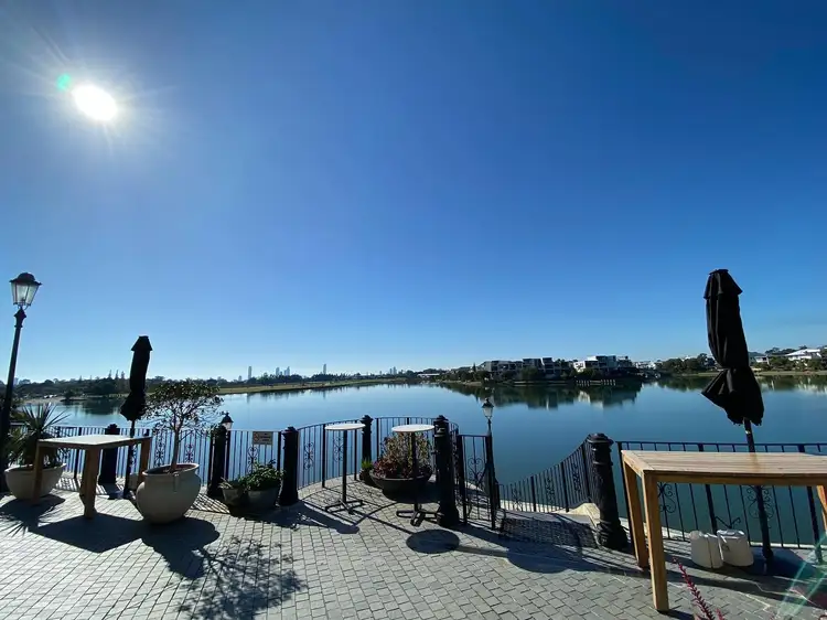 1023/3029 THE BOULEVARD, Carrara QLD 4211