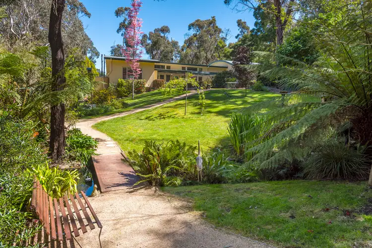23 Governors Drive, Mount Macedon VIC 3441