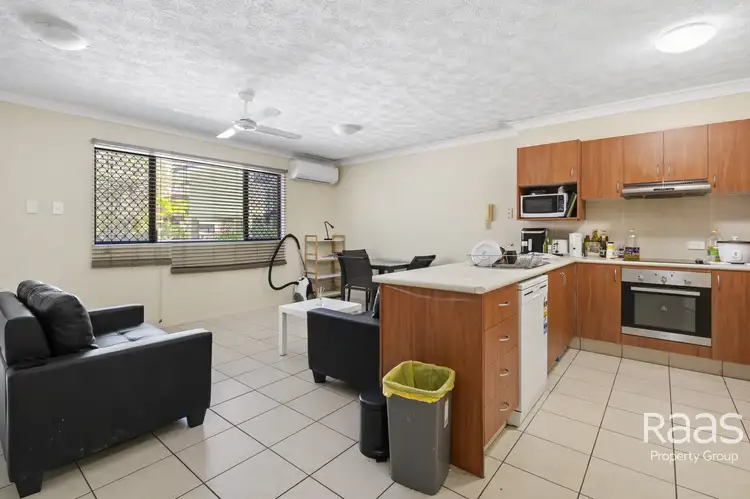 44/7-11 Brown Street, Labrador QLD 4215