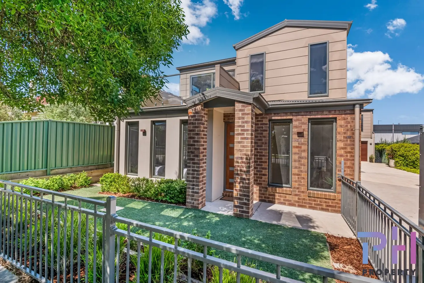 Main view of Homely townhouse listing, 1A Albion Street, Kennington VIC 3550