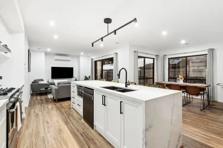 Second view of Homely house listing, 8 Kangaroo Paw Drive, Leopold VIC 3224